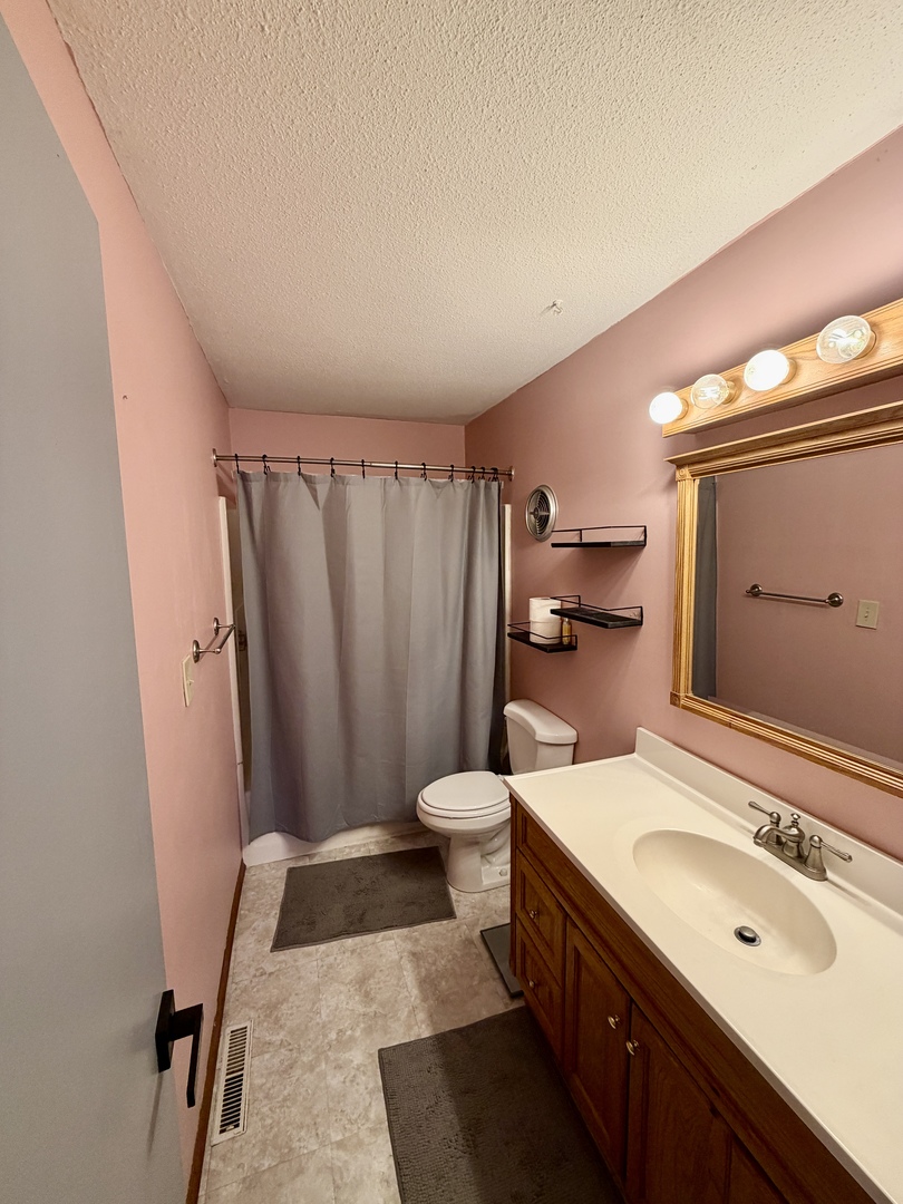 1612 Middle Road Property Photo 12