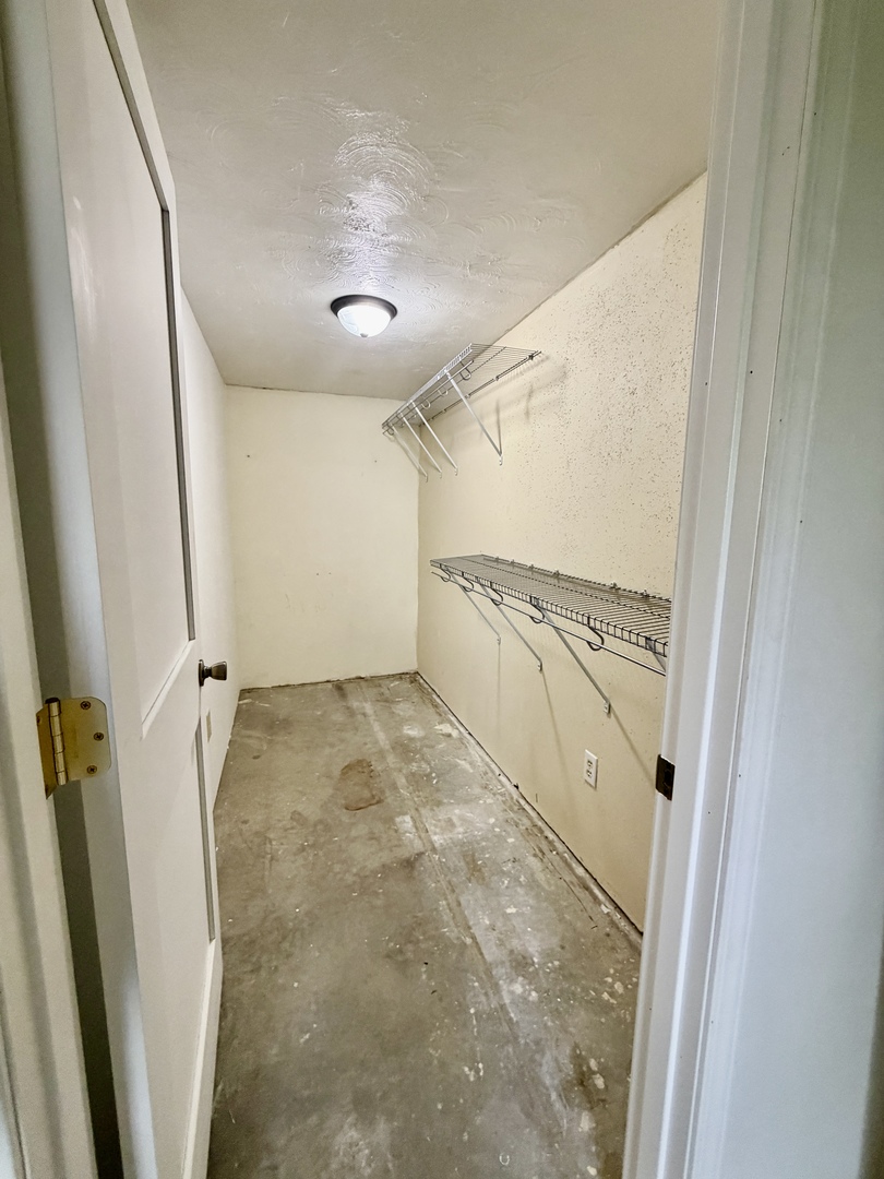 1612 Middle Road Property Photo 14