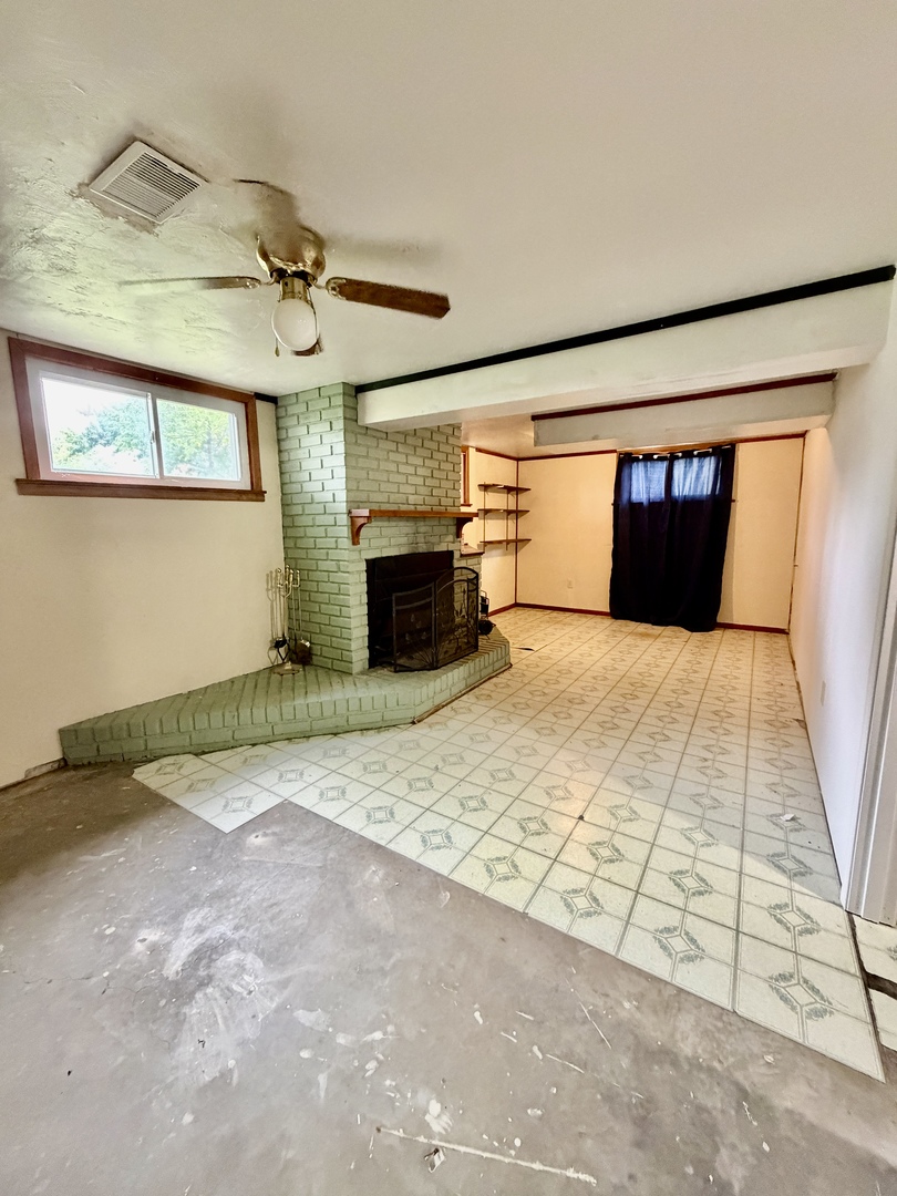 1612 Middle Road Property Photo 15