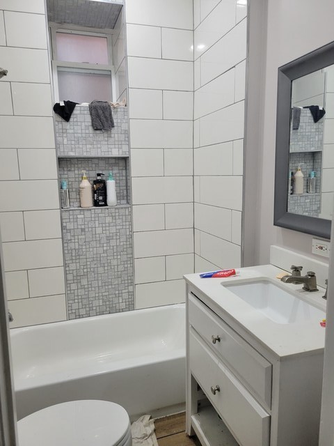 6016 S Carpenter Street Property Photo 4