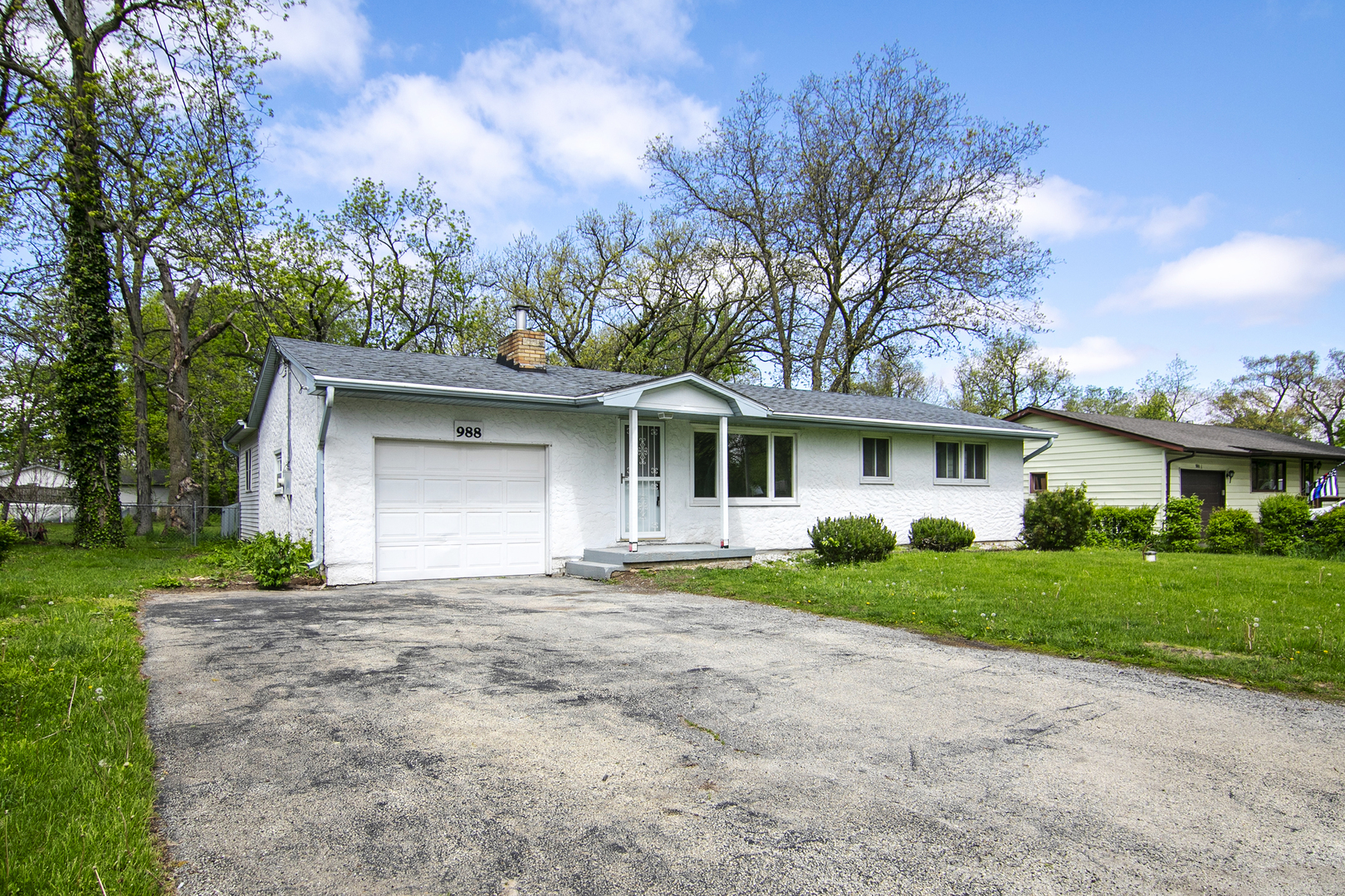 988 Spruce Lane Property Photo 1