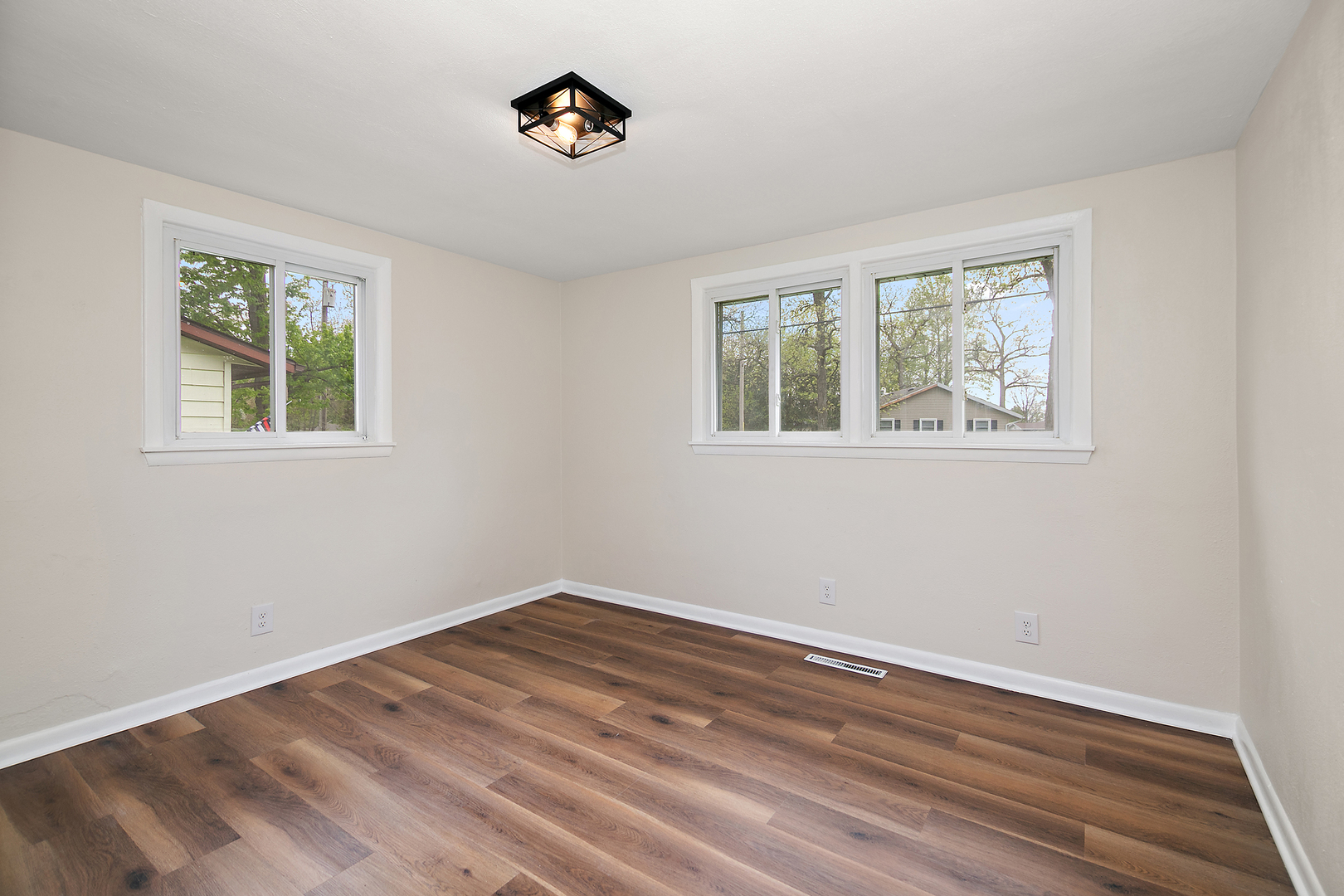 988 Spruce Lane Property Photo 11