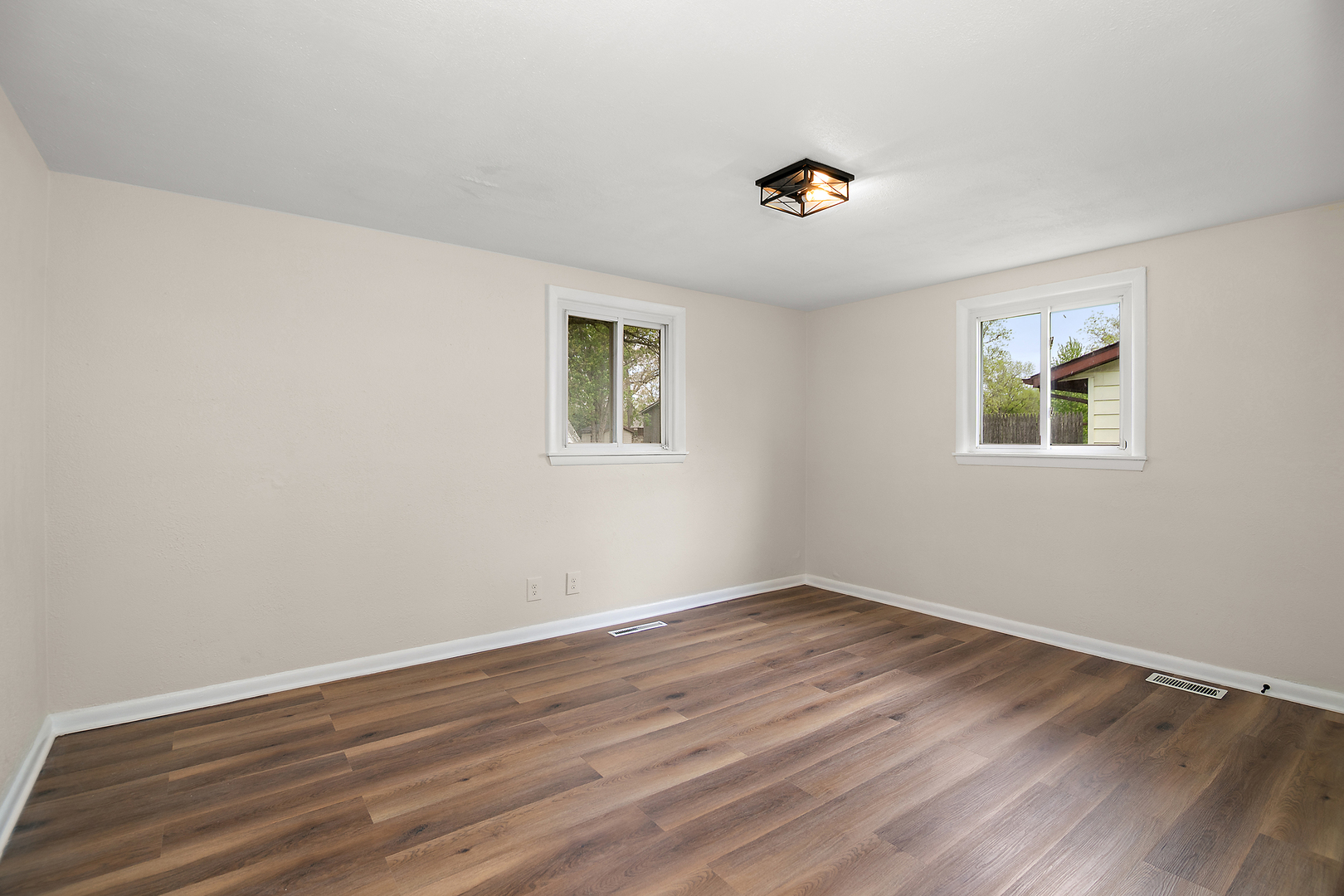 988 Spruce Lane Property Photo 13