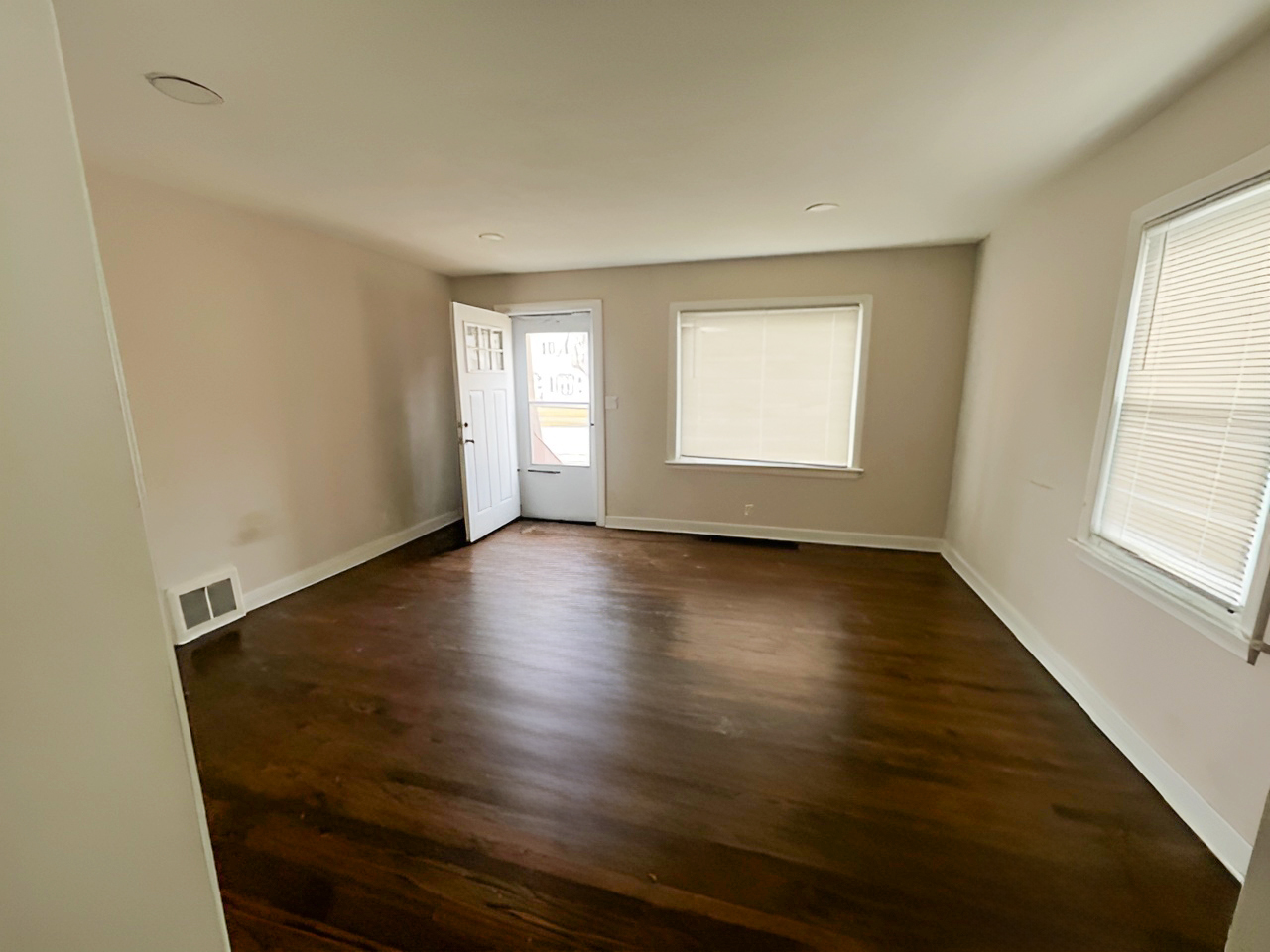 17943 Ridgewood Avenue Property Photo 2