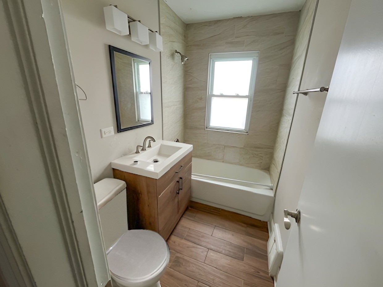 17943 Ridgewood Avenue Property Photo 4