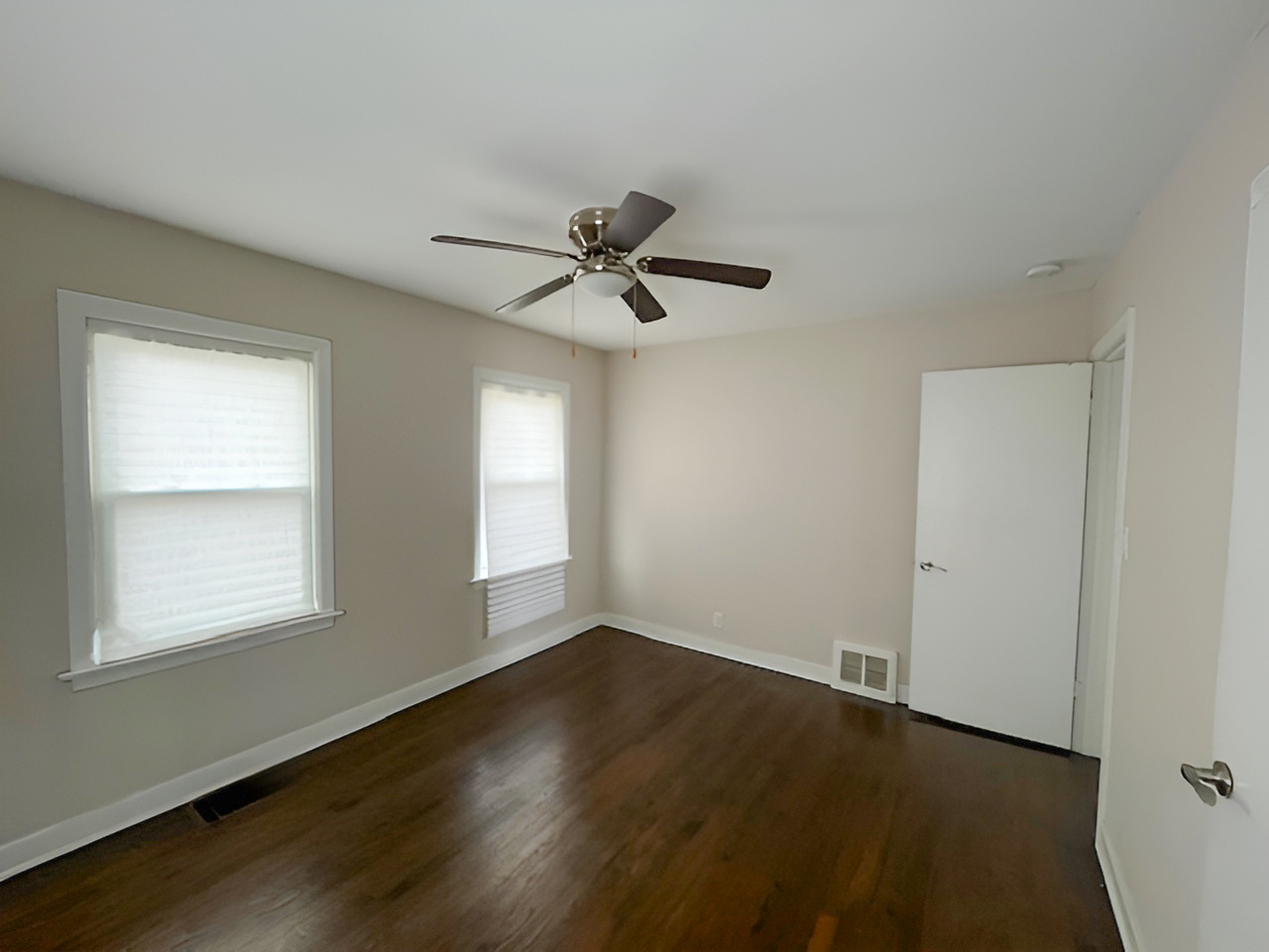 17943 Ridgewood Avenue Property Photo 6