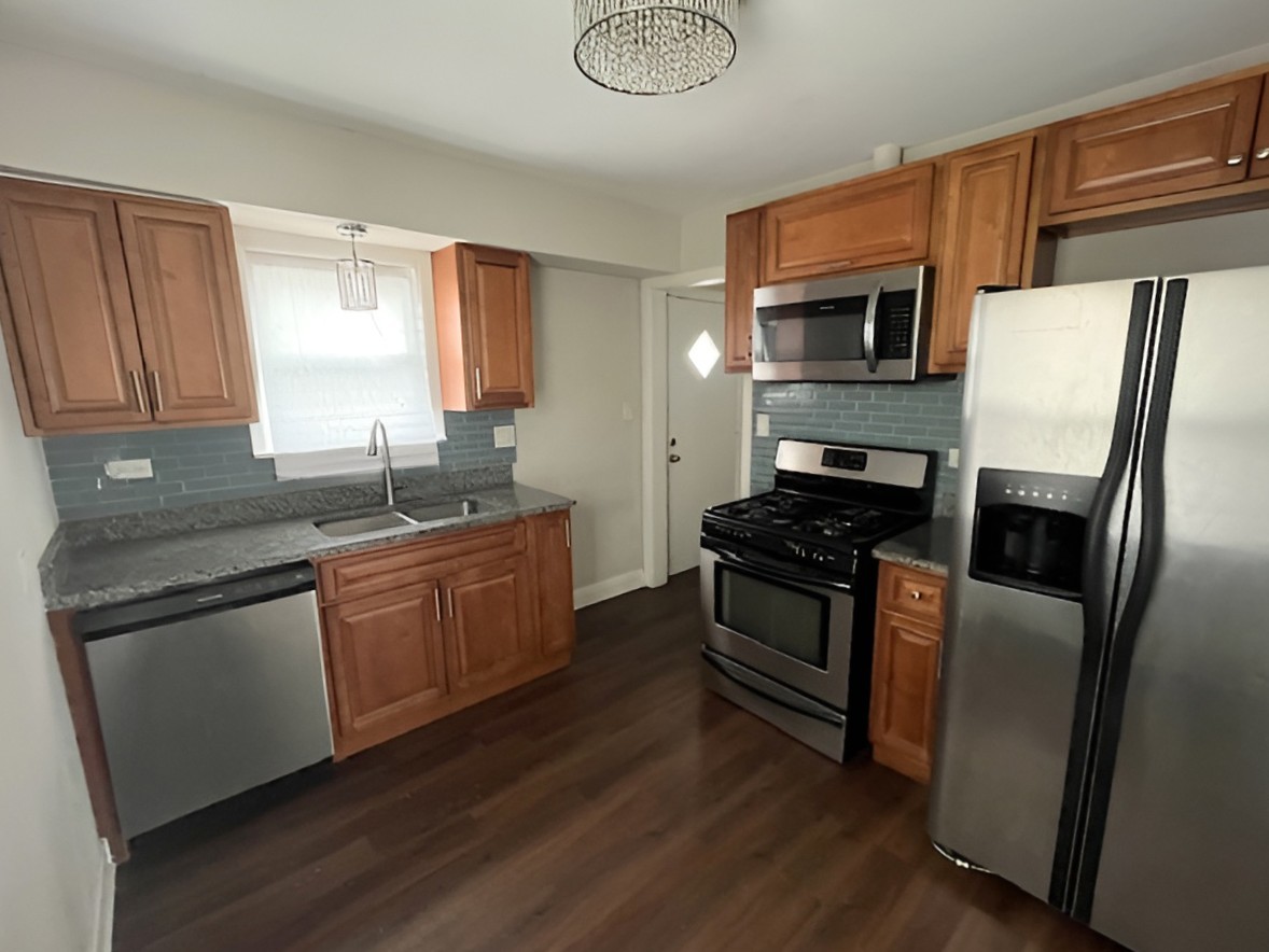 17943 Ridgewood Avenue Property Photo 8