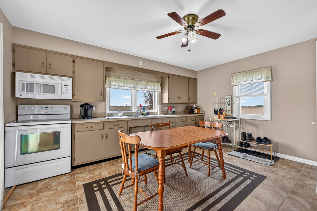 21137 Fenstermaker Road Property Photo 6