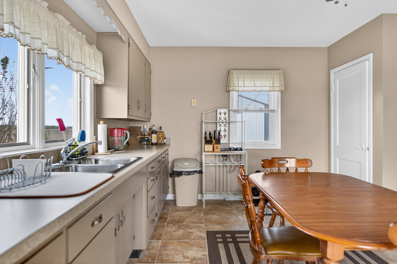 21137 Fenstermaker Road Property Photo 8