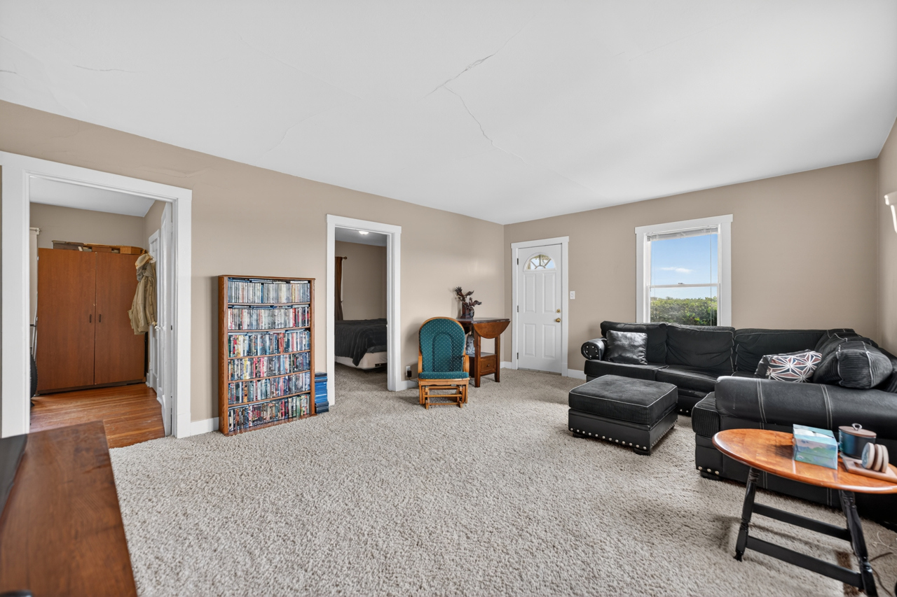 21137 Fenstermaker Road Property Photo 9