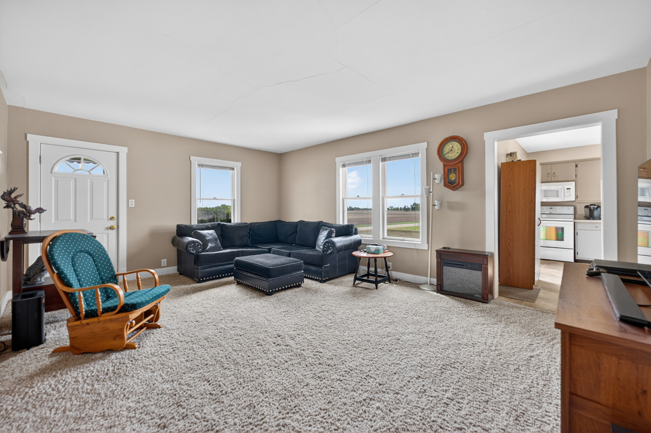 21137 Fenstermaker Road Property Photo 10