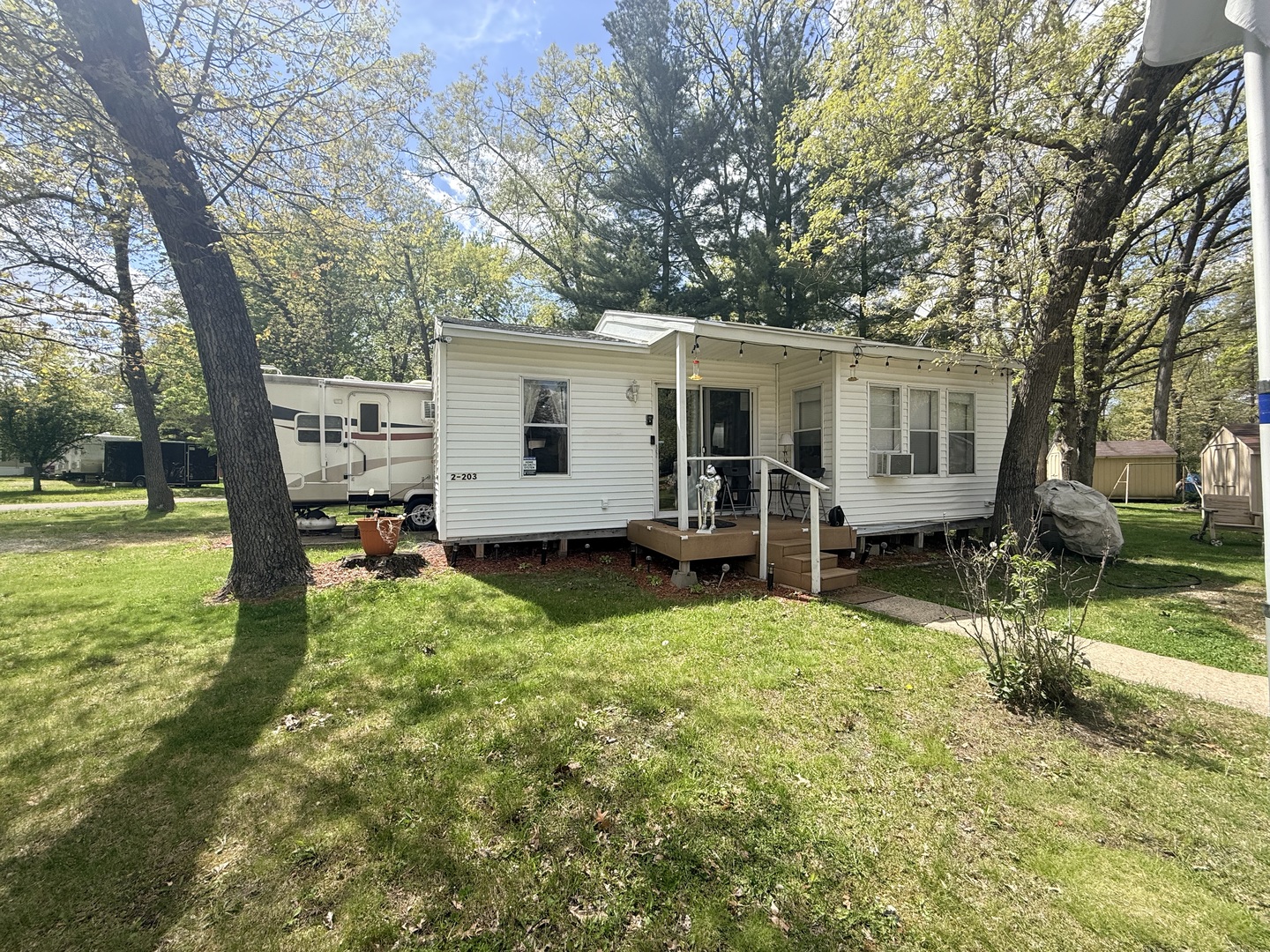 2-203 Woodhaven Lakes Property Photo 1