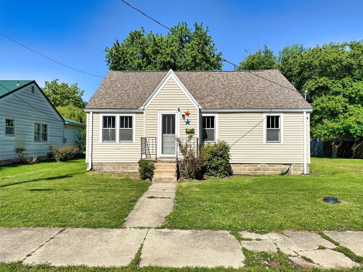 426 S Locust Street Property Photo 1