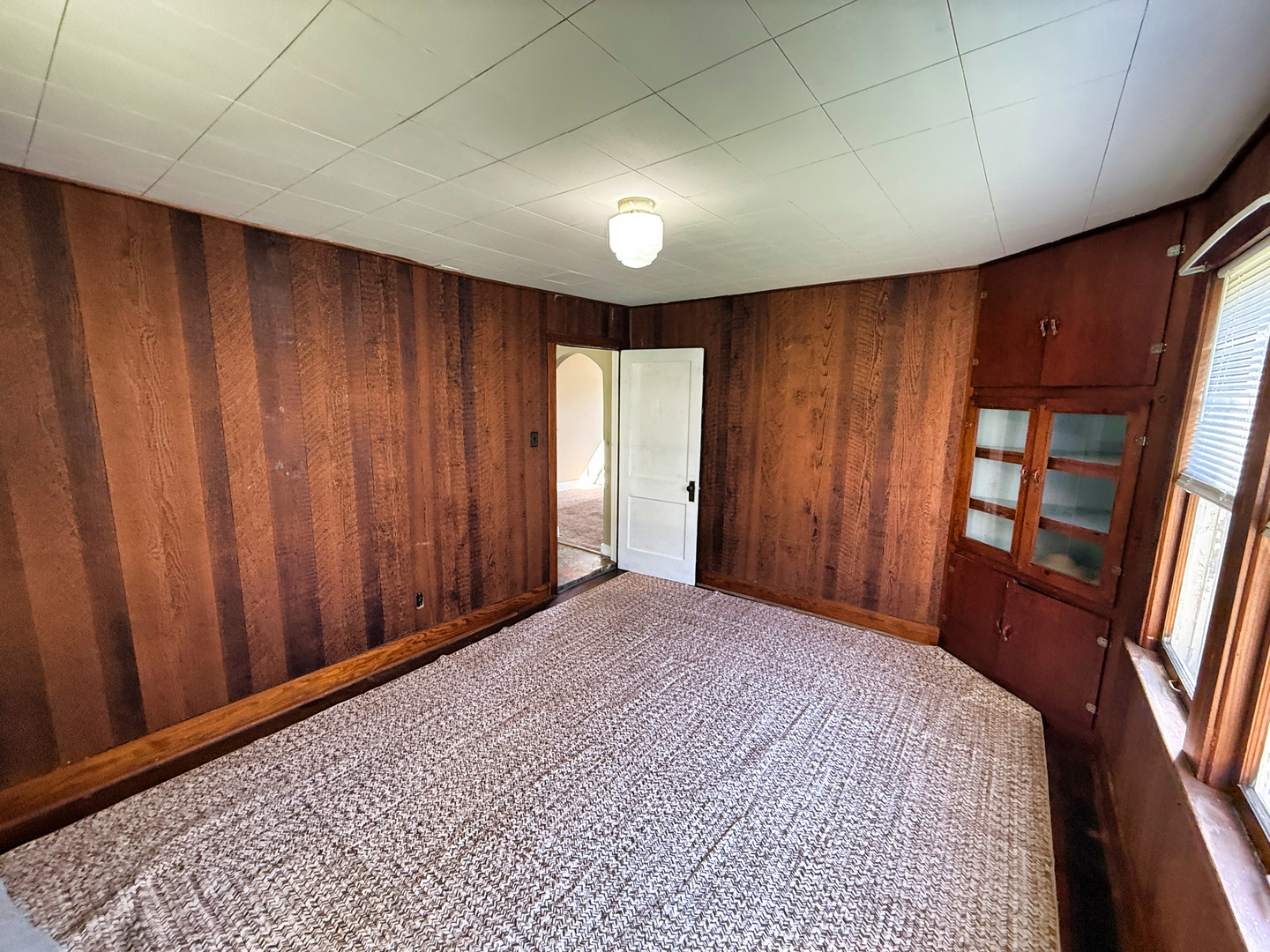 426 S Locust Street Property Photo 4
