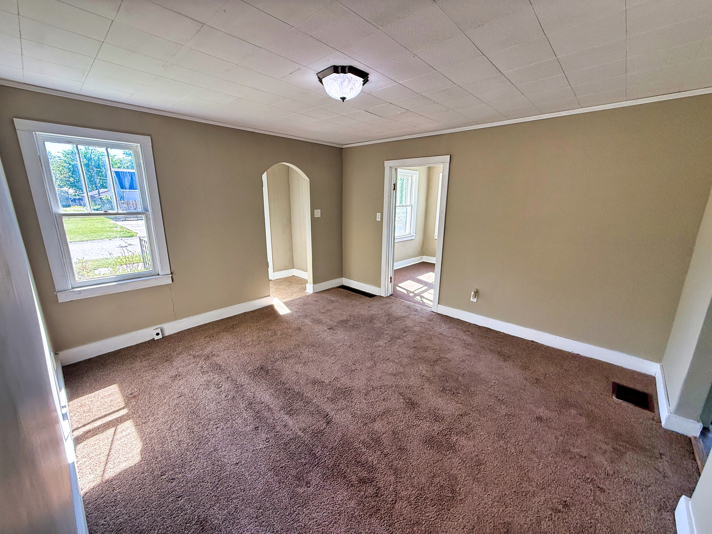 426 S Locust Street Property Photo 6