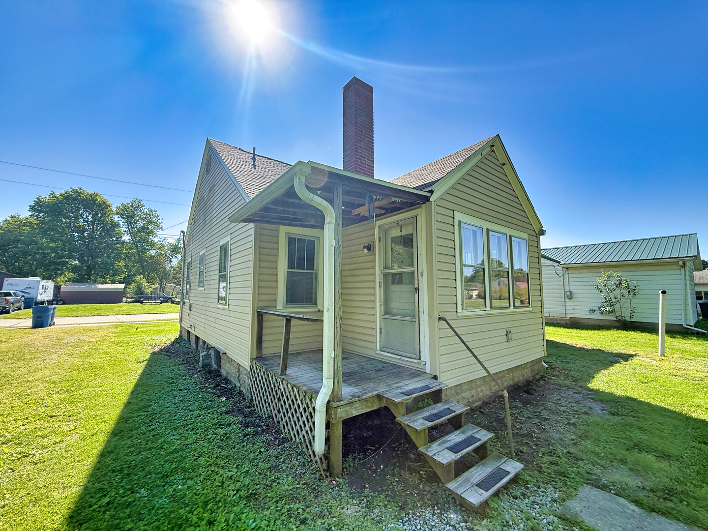 426 S Locust Street Property Photo 8