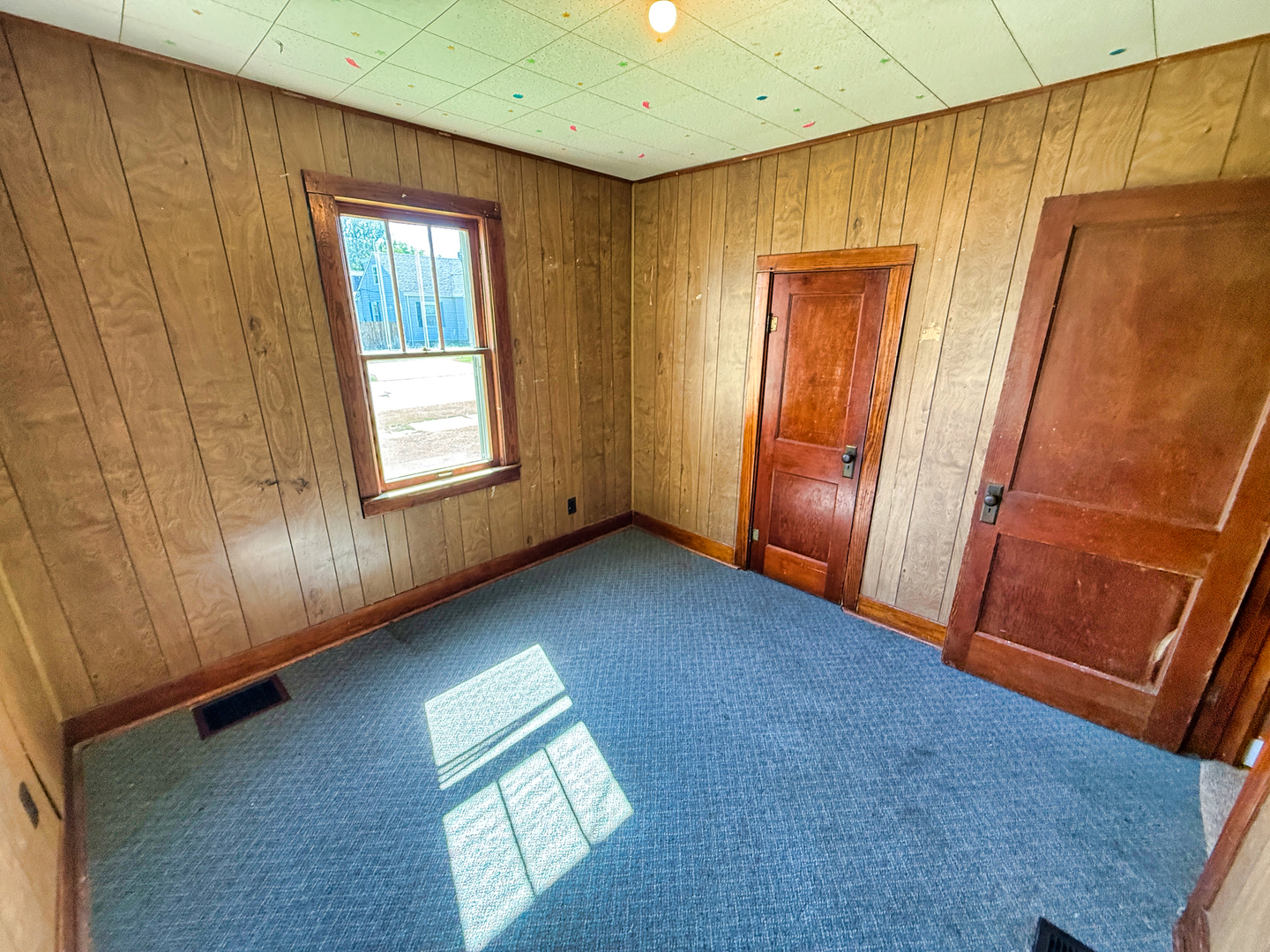 426 S Locust Street Property Photo 33
