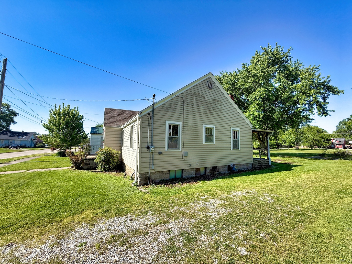 426 S Locust Street Property Photo 57