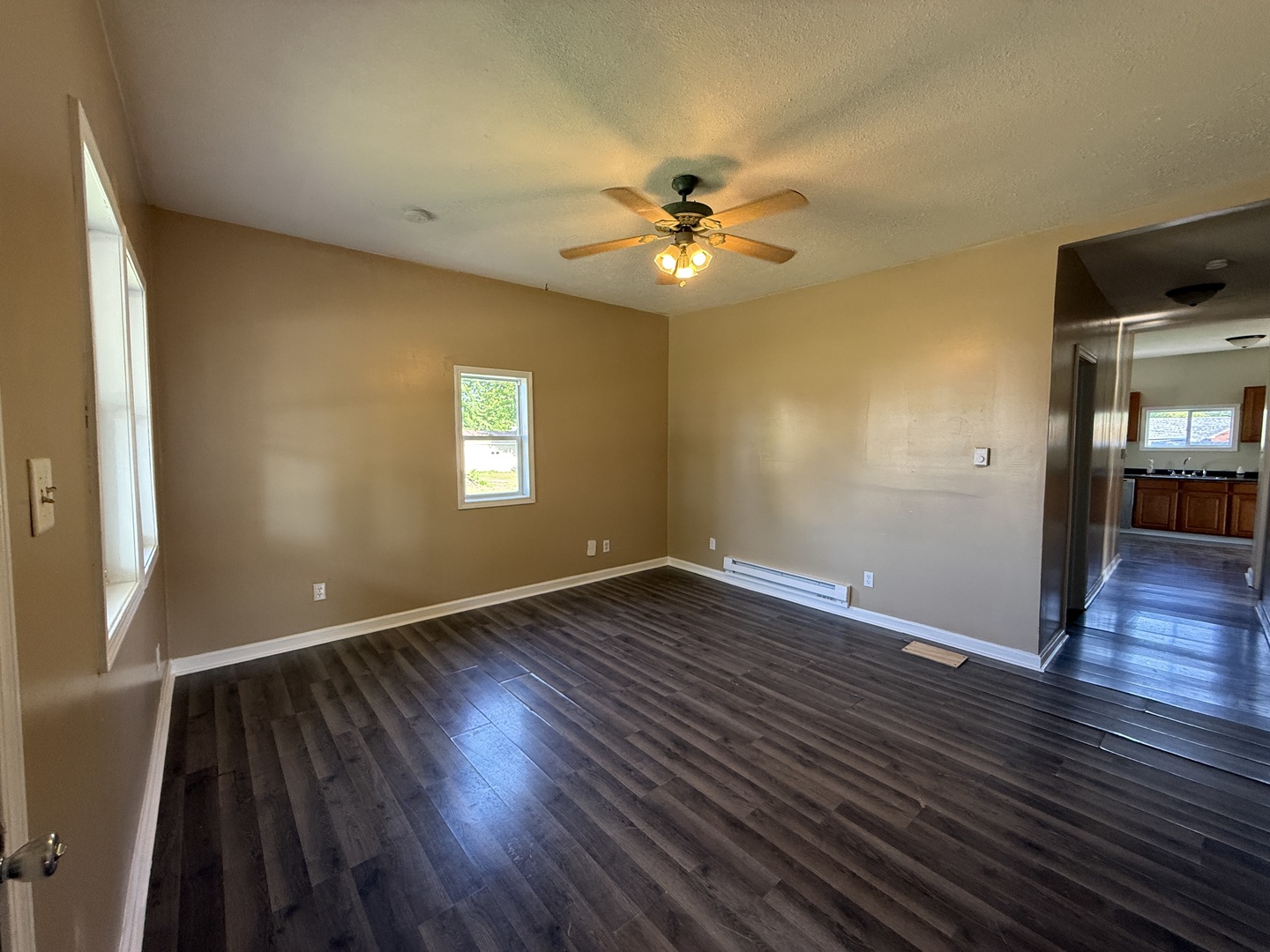 201 E Lindell Street Property Photo 4