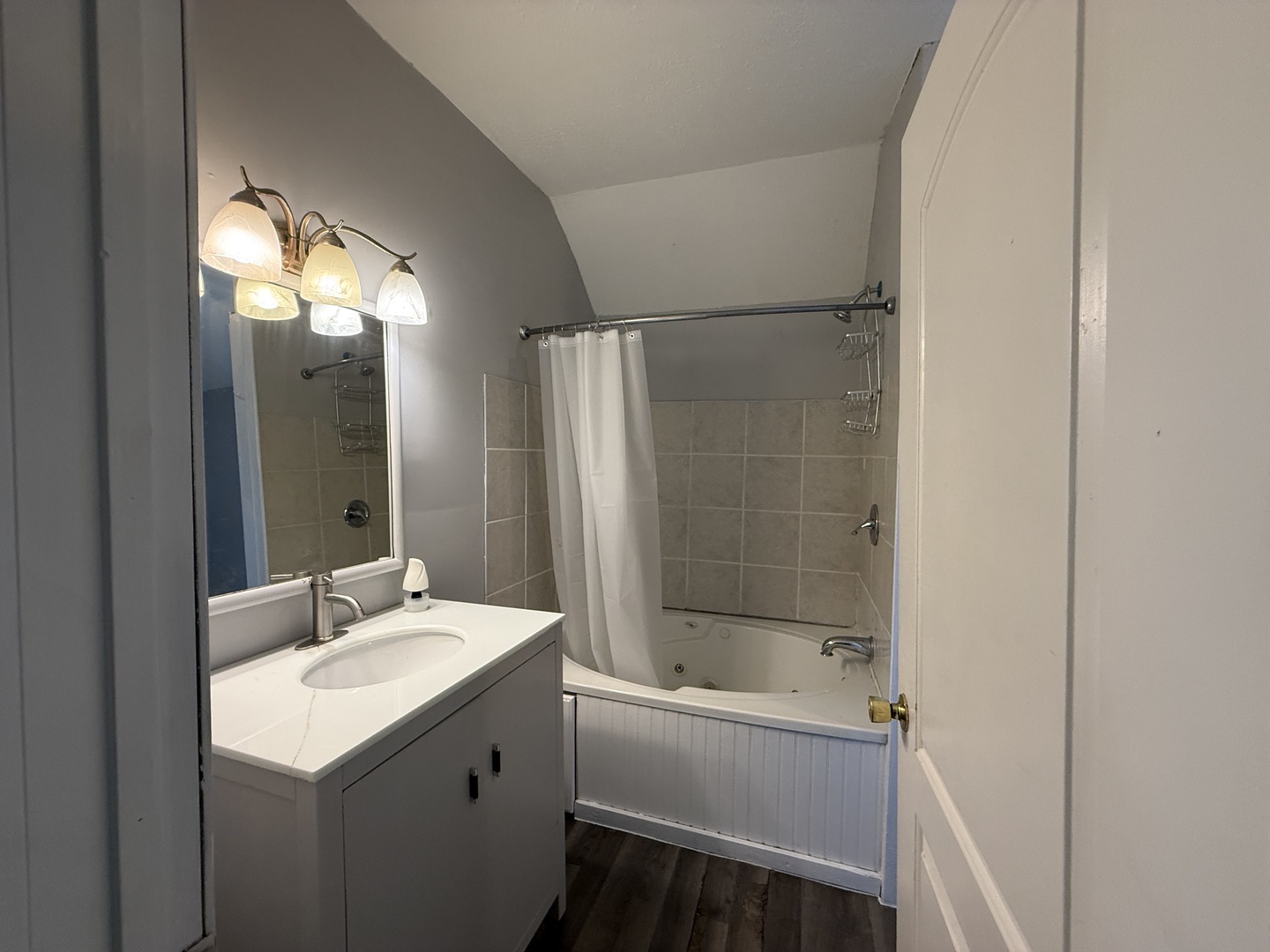 201 E Lindell Street Property Photo 8