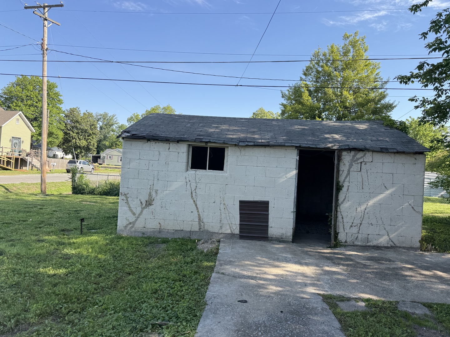 201 E Lindell Street Property Photo 11