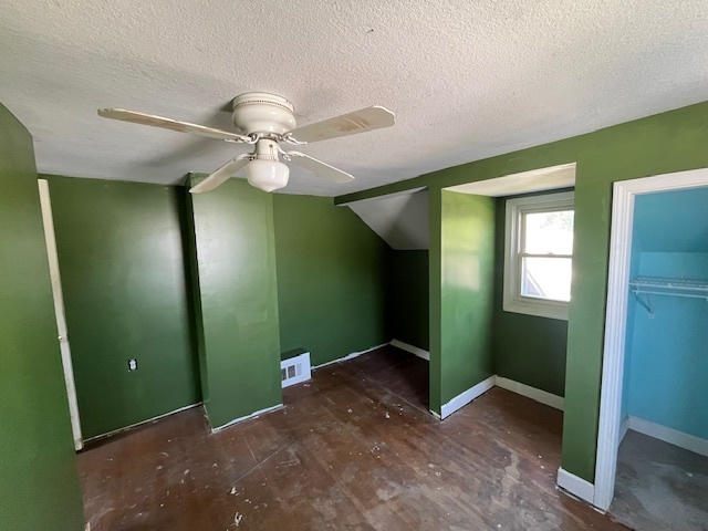 318 S Worth Street Property Photo 10