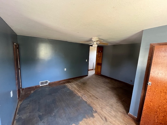 318 S Worth Street Property Photo 15