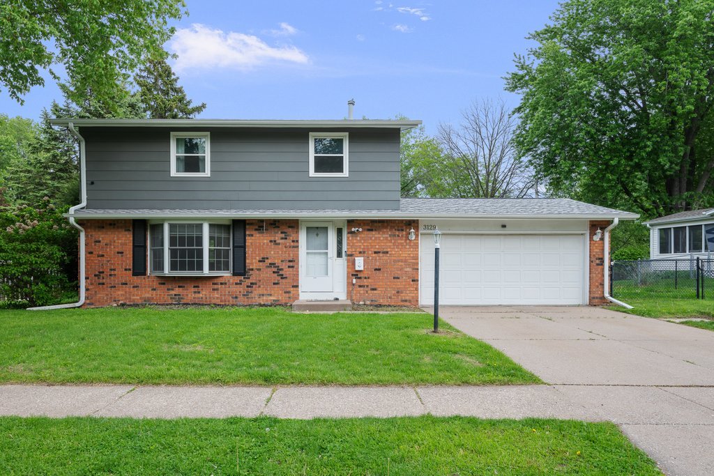 3129 Windsor Drive Property Photo 1