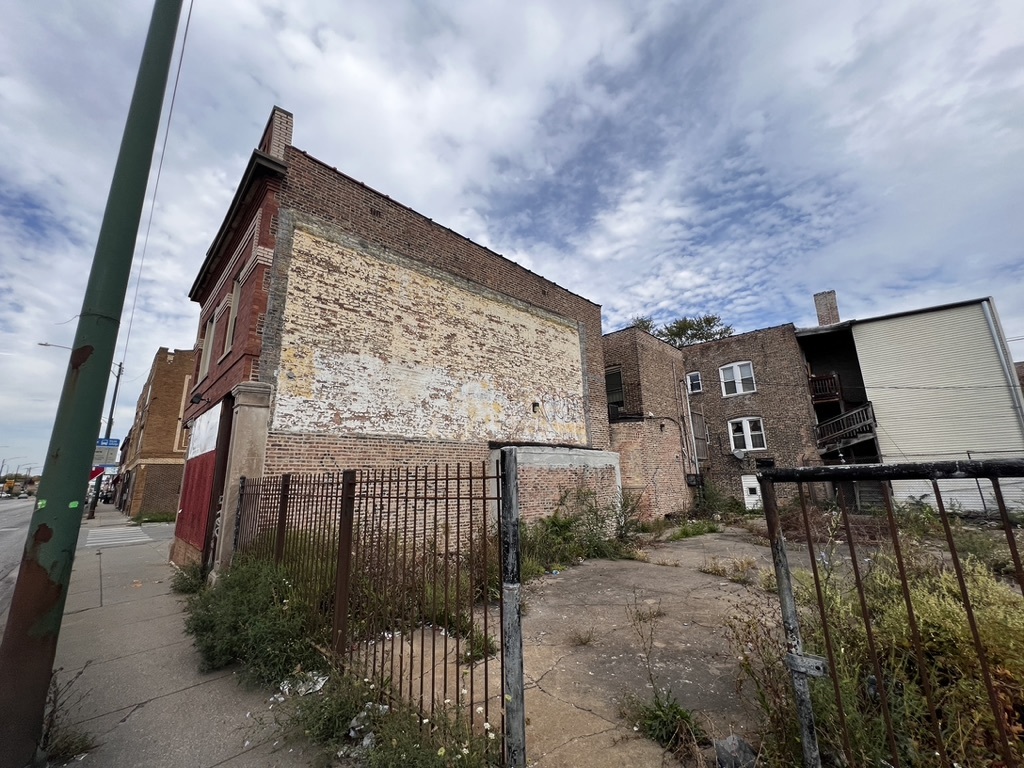 401 S Cicero Avenue Property Photo 9