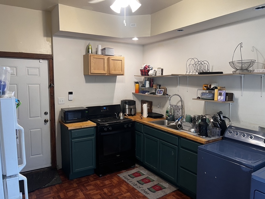 401 S Cicero Avenue Property Photo 10