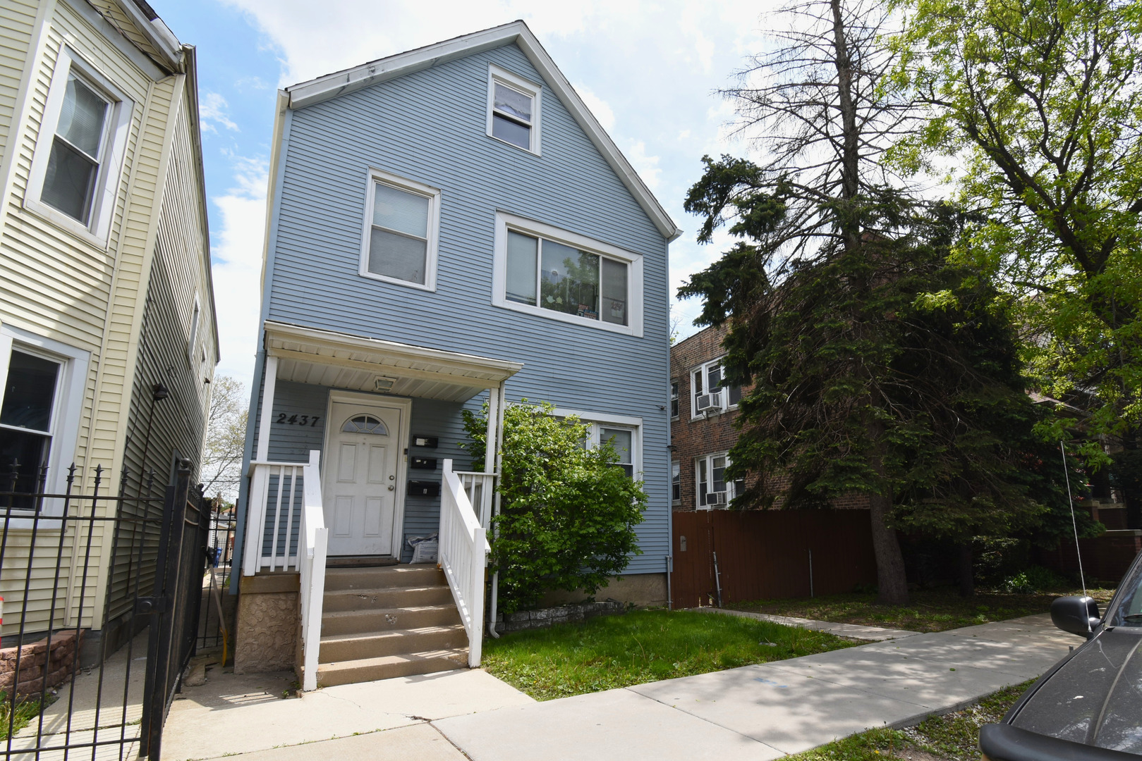 2437 N Central Avenue Property Photo 1