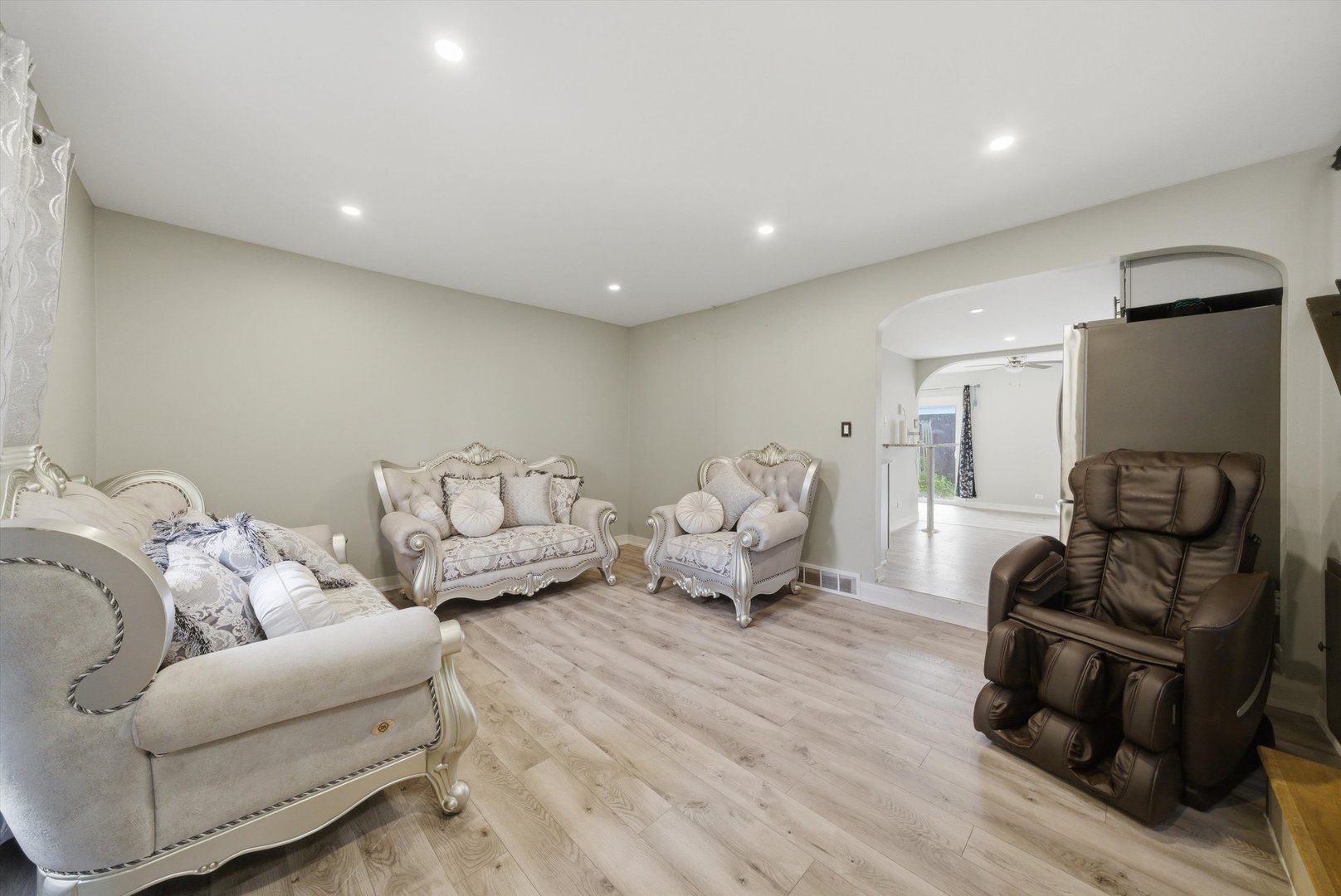 20 Ottawa Court Property Photo 6