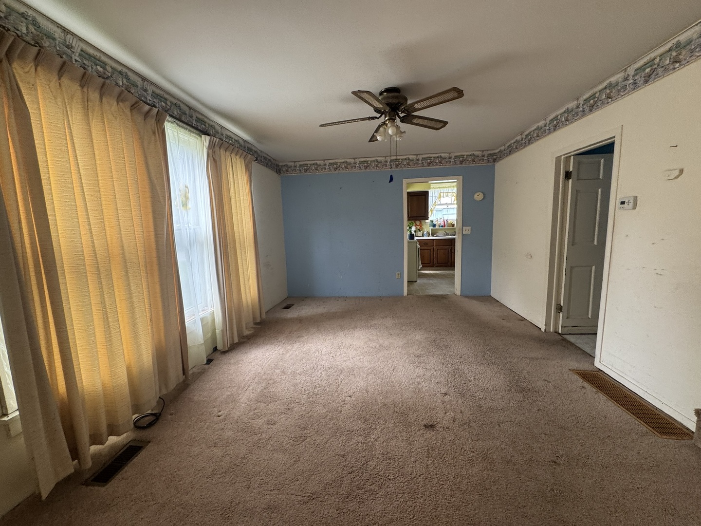 601 E Harrison Street Property Photo 17
