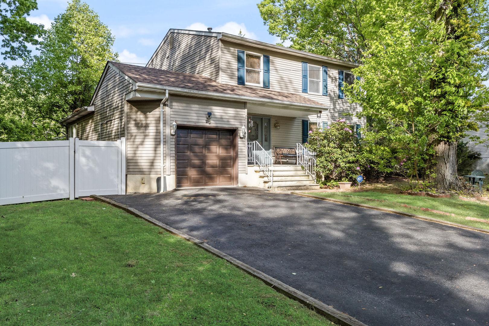 245 Ashland Avenue Property Photo 2
