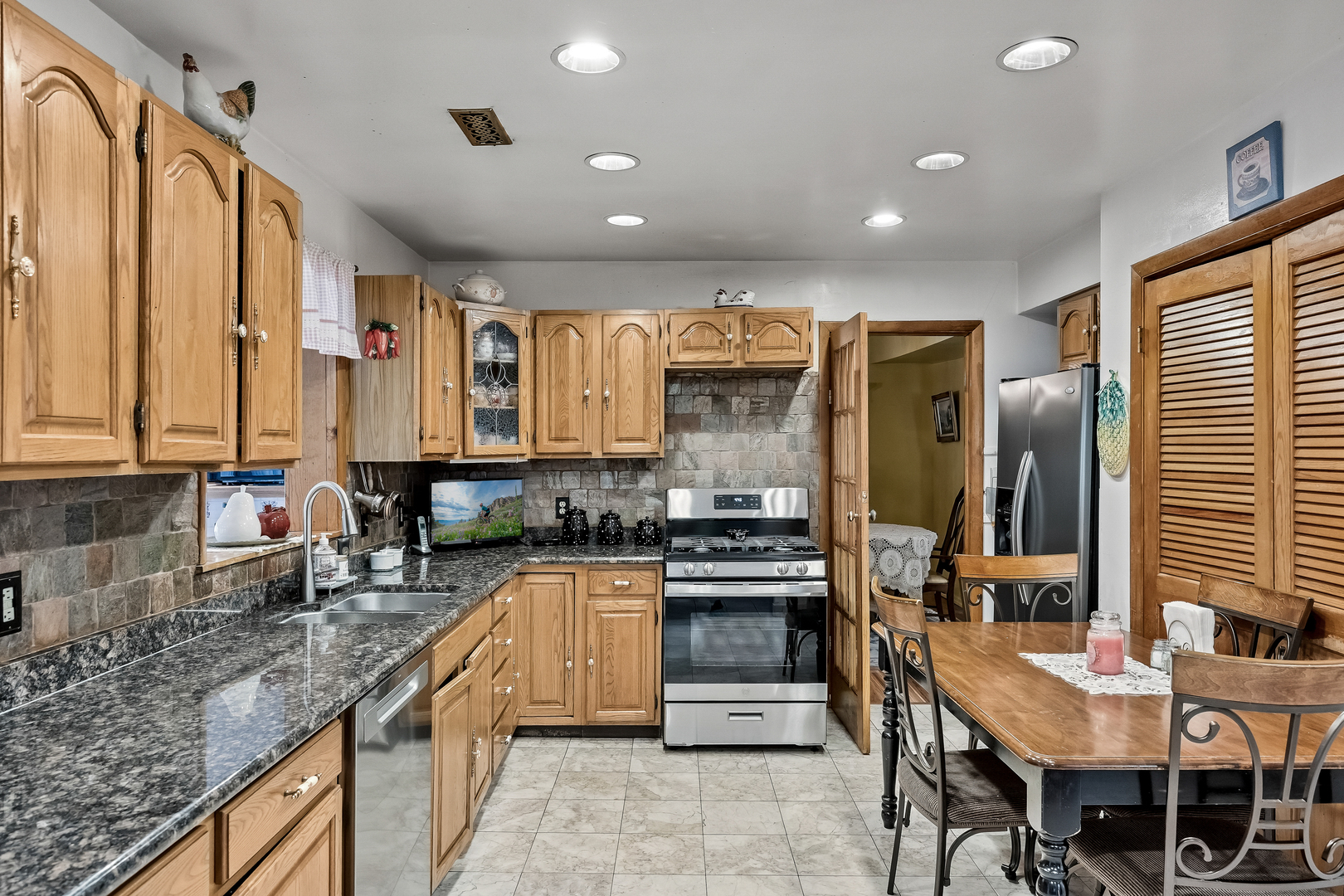 245 Ashland Avenue Property Photo 15