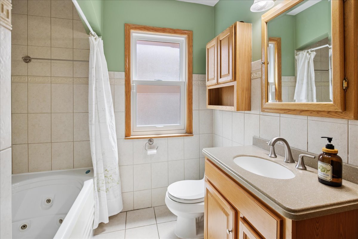 7620 W Rascher Avenue Property Photo 7