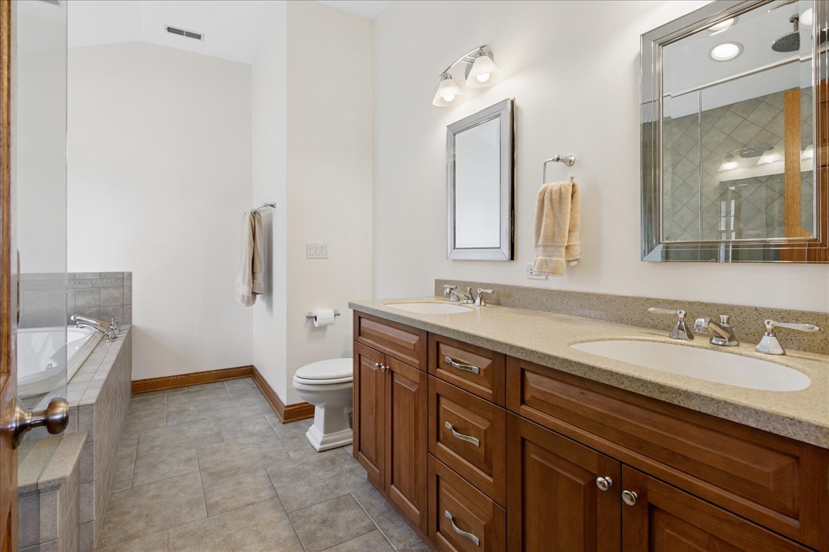 7620 W Rascher Avenue Property Photo 16