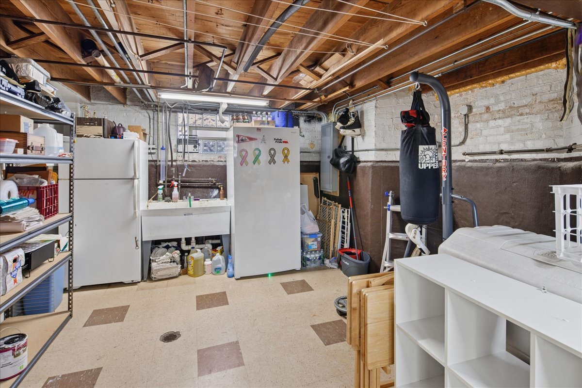 7620 W Rascher Avenue Property Photo 25