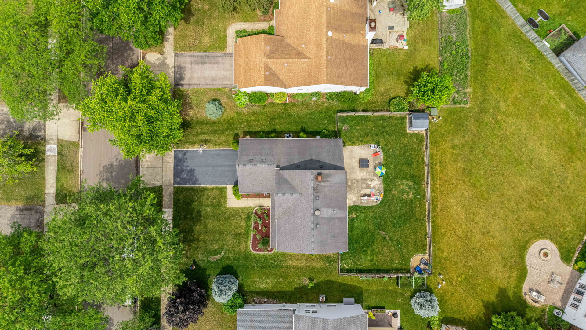 431 Newport Drive Property Photo 4