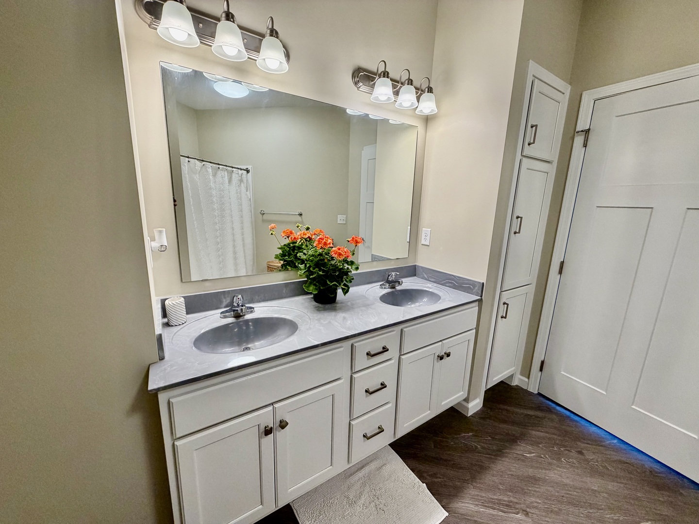 2592 Middle Road 315 Property Photo 11