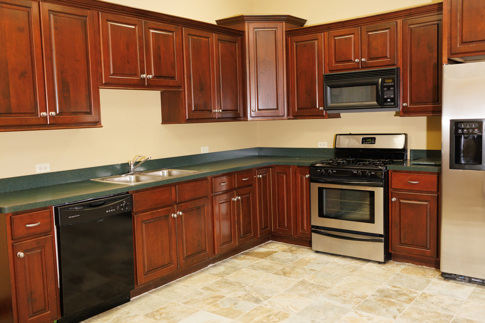40w117 Campton Crossings Drive B Property Photo 24