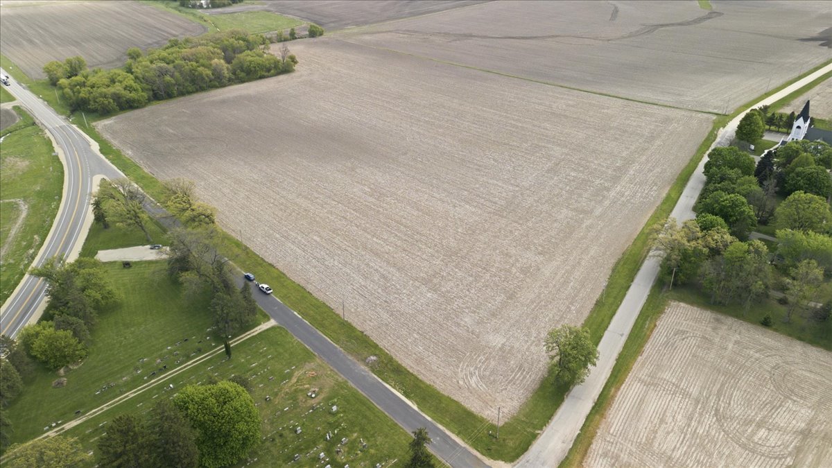 39xx State Line Road Property Photo 17