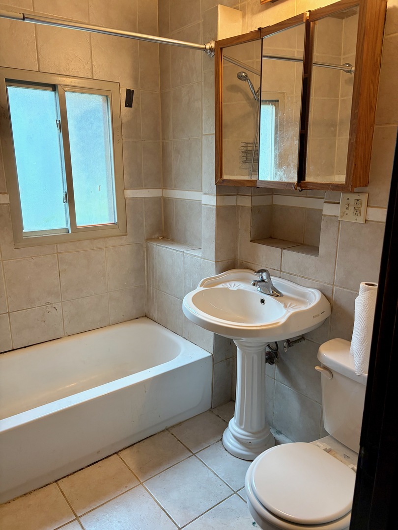 913 W 4th Street Property Photo 6