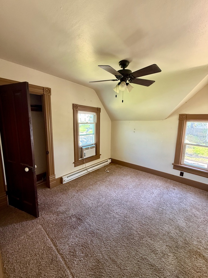 913 W 4th Street Property Photo 12