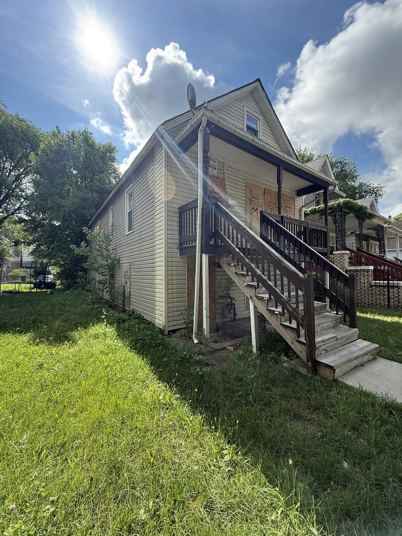 8417 S Escanaba Avenue Property Photo 1