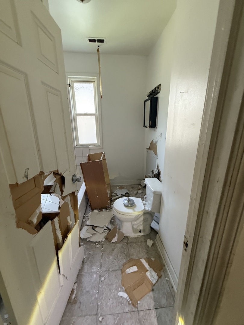 8417 S Escanaba Avenue Property Photo 16