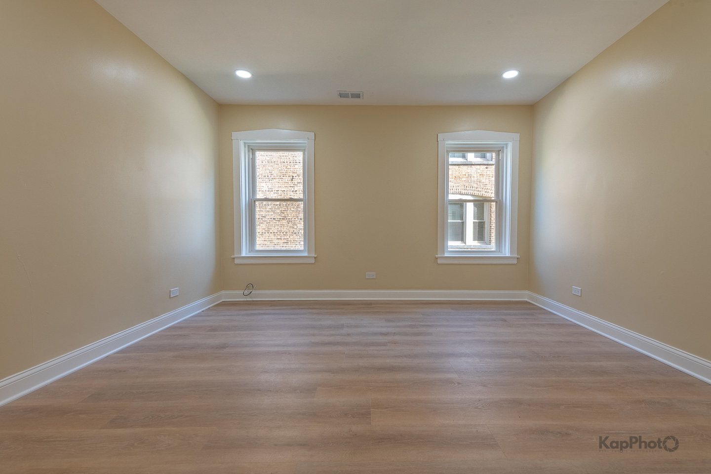 7727 S Carpenter Street Property Photo 8