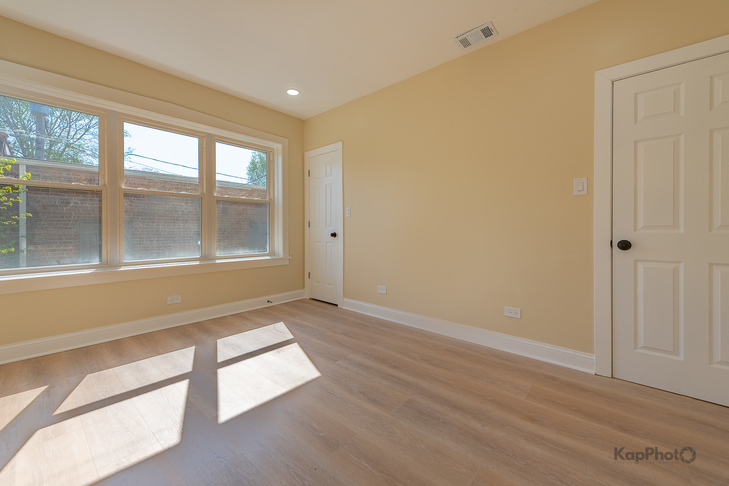 7727 S Carpenter Street Property Photo 15