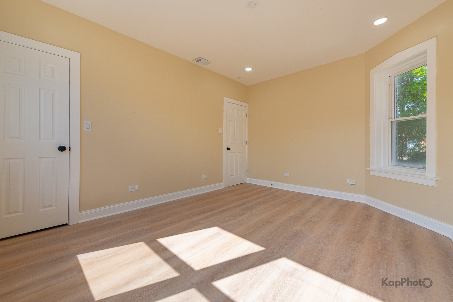 7727 S Carpenter Street Property Photo 16