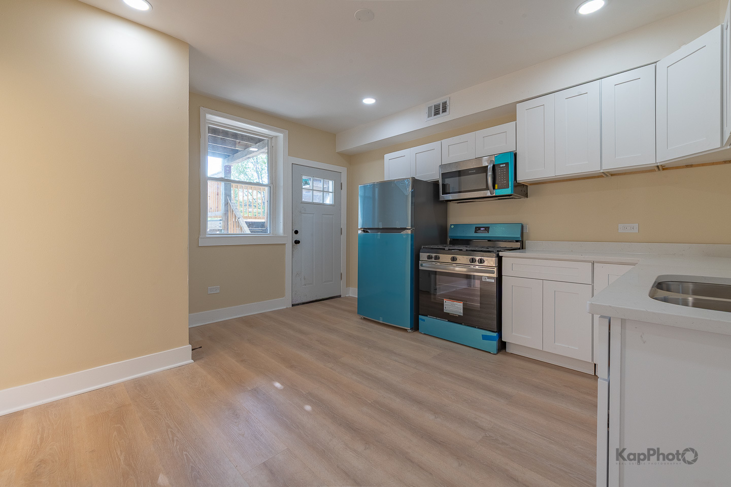 7727 S Carpenter Street Property Photo 18
